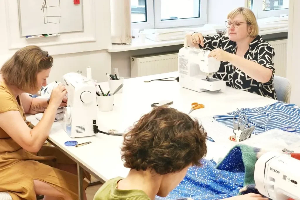 uczestniczki-kursu-szycia